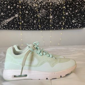 Nike Fiberglass Mint Shoes